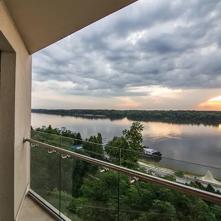 Daire Sunset Over Danube